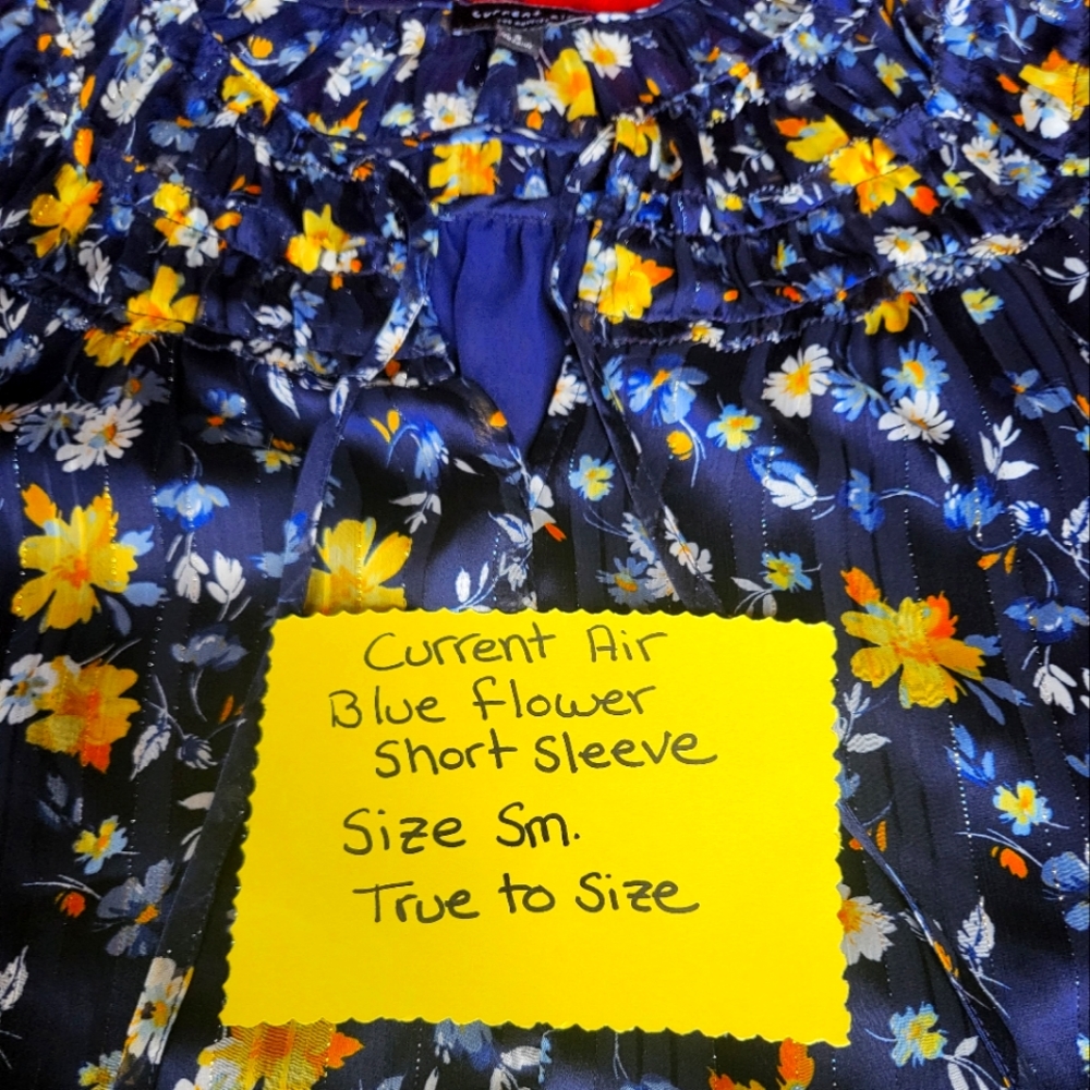 Blue flower short sleeve blouse